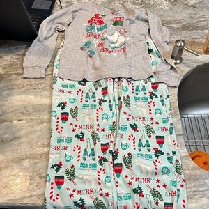 Carter's Festive Pajama Set - Gray and Green